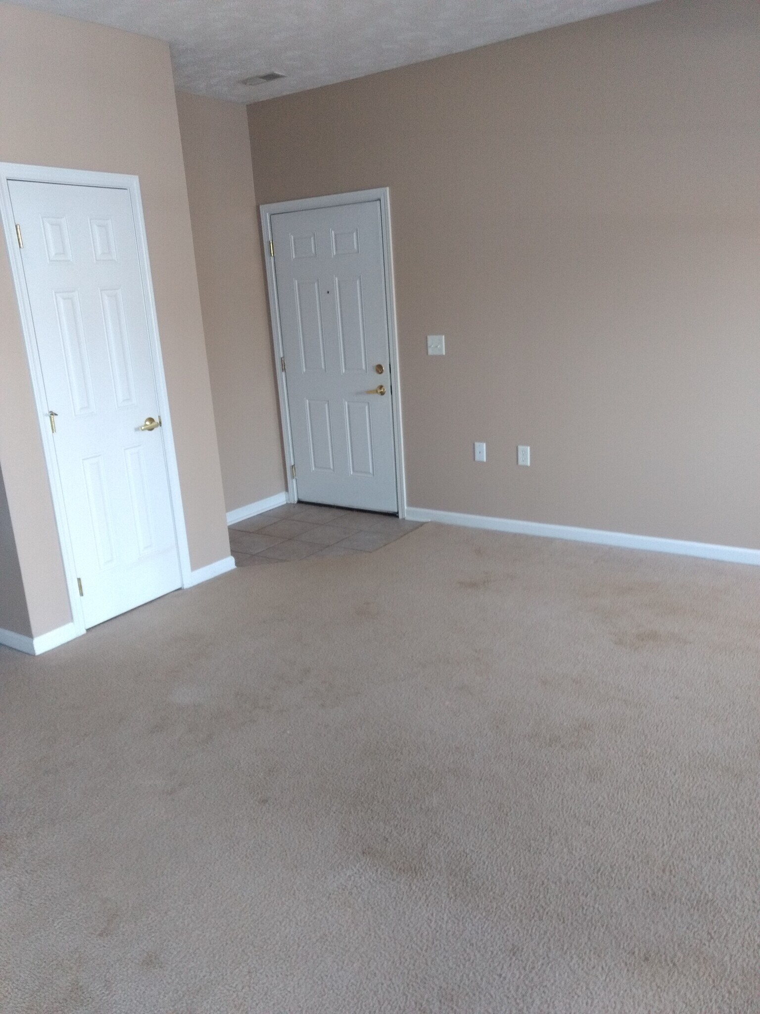 Entry closet and entry door - 1103 Stockton Ridge