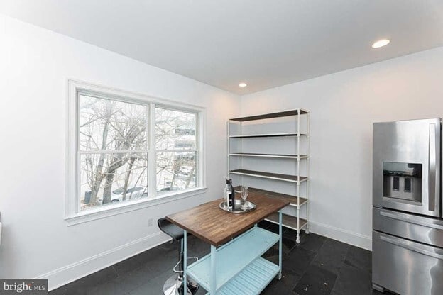 Building Photo - 1005 New Market St