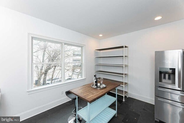 Building Photo - 1005 New Market St