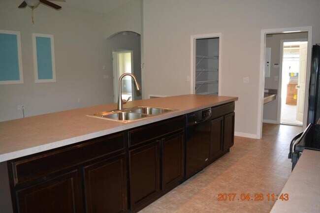 Building Photo - 3858 Fieldstone Cir