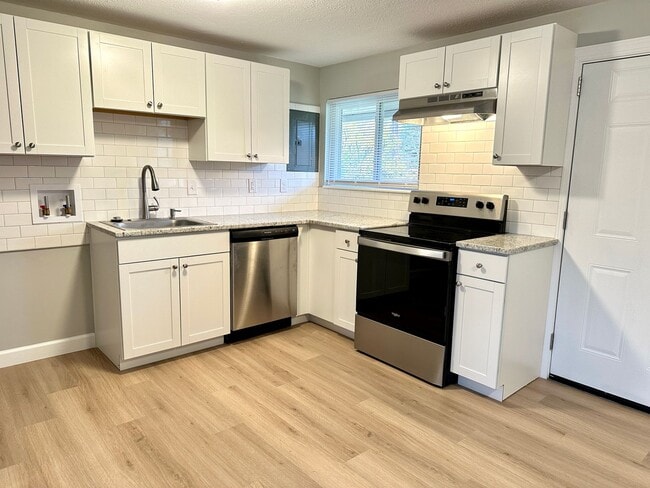 Building Photo - 301 Henrich Dr