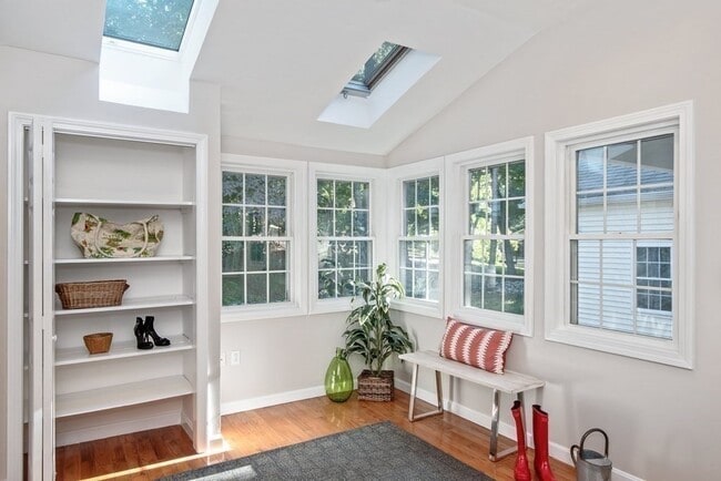 Building Photo - 29 Burke Ln