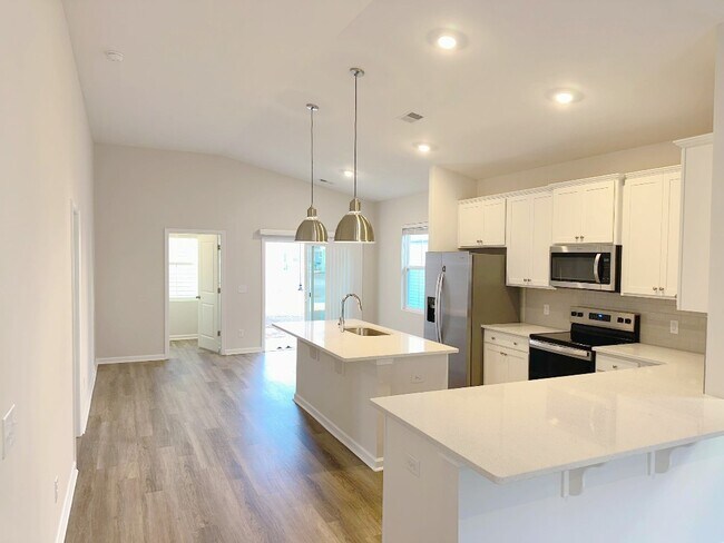 Building Photo - 192 Standing Oaks Dr