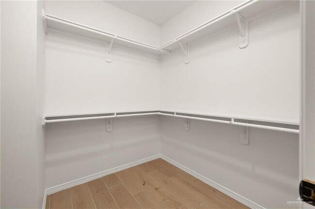 Building Photo - 13 S Links Dr