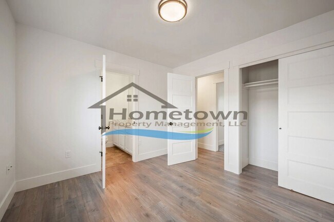 Building Photo - 1804 E Coeur D Alene Ave