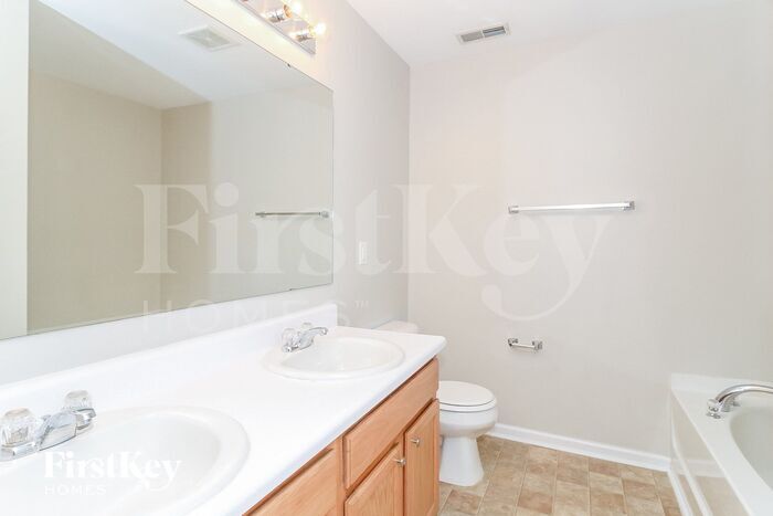 Building Photo - 4538 Westhill Pl