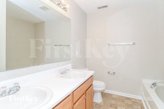 Building Photo - 4538 Westhill Pl