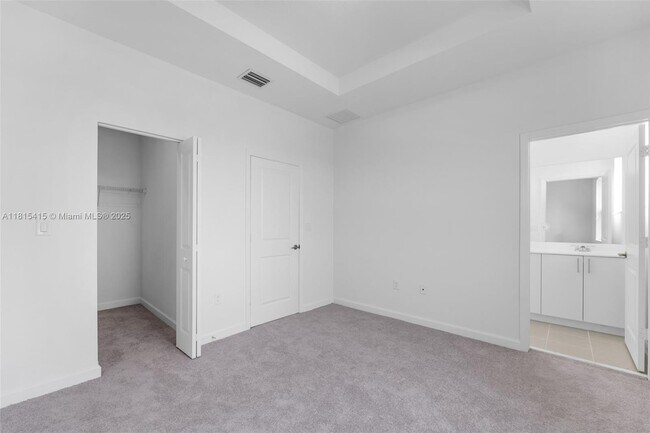 Building Photo - 2803 SE 26th Ave