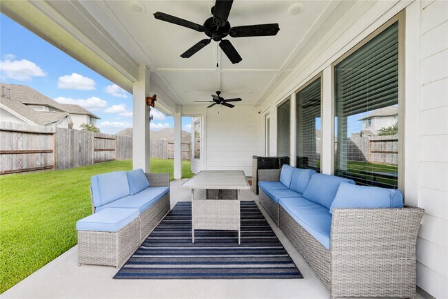 Building Photo - 31416 Cedar Elm Trl
