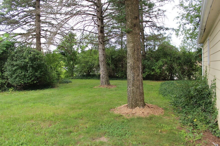 Building Photo - 1332 Sutherland Ave