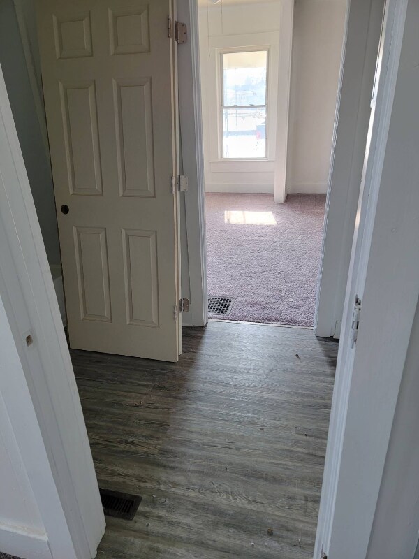 Building Photo - 913 E 28th St