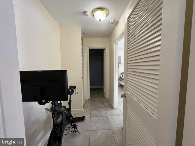 Building Photo - 10670 Weymouth St