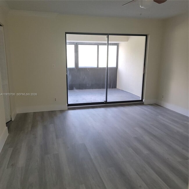 Building Photo - 6699 Racquet Club Dr