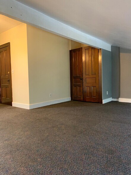 Building Photo - 2415 Vine St