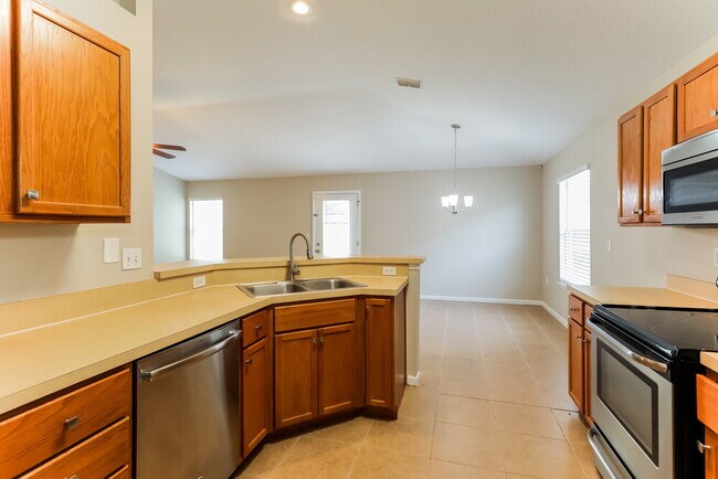 Building Photo - 652 Morning Mist Way