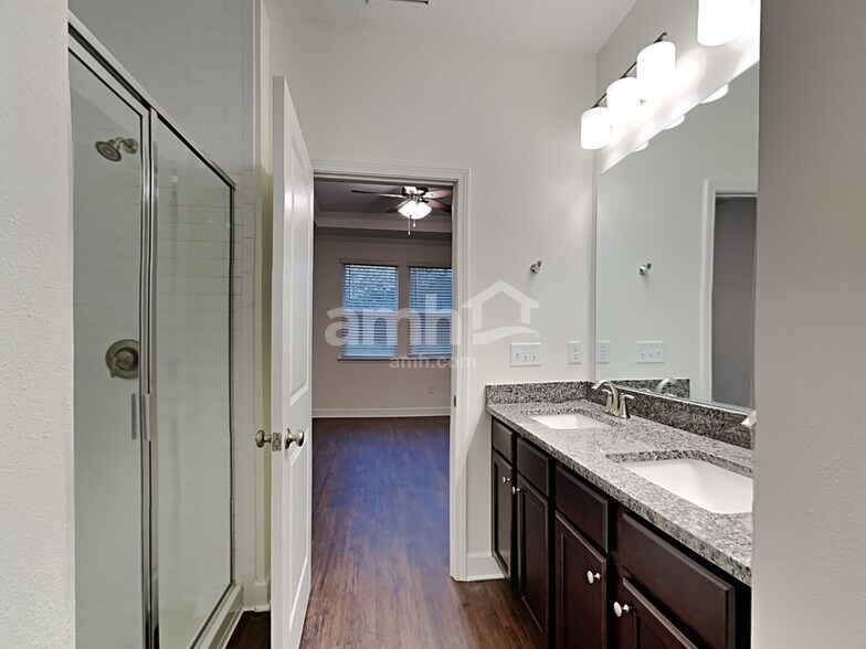 Building Photo - 1094 Tan Tara Trl