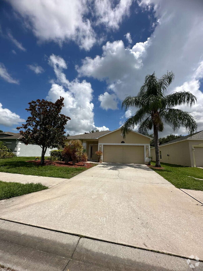 Building Photo - Charming 4-Bedroom Haven