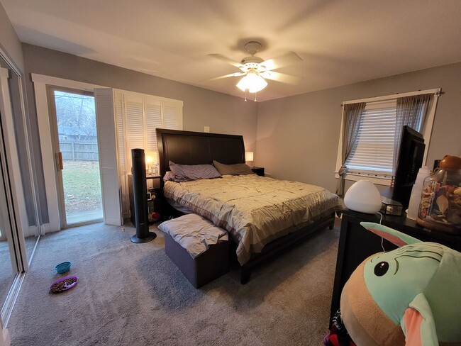 Building Photo - Charming 4 bedrom, 2 bathroom home with ex...