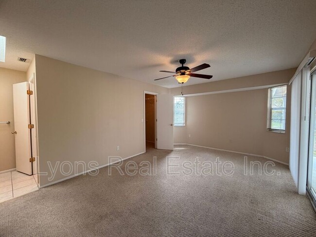 Building Photo - 25043 Palisade Rd