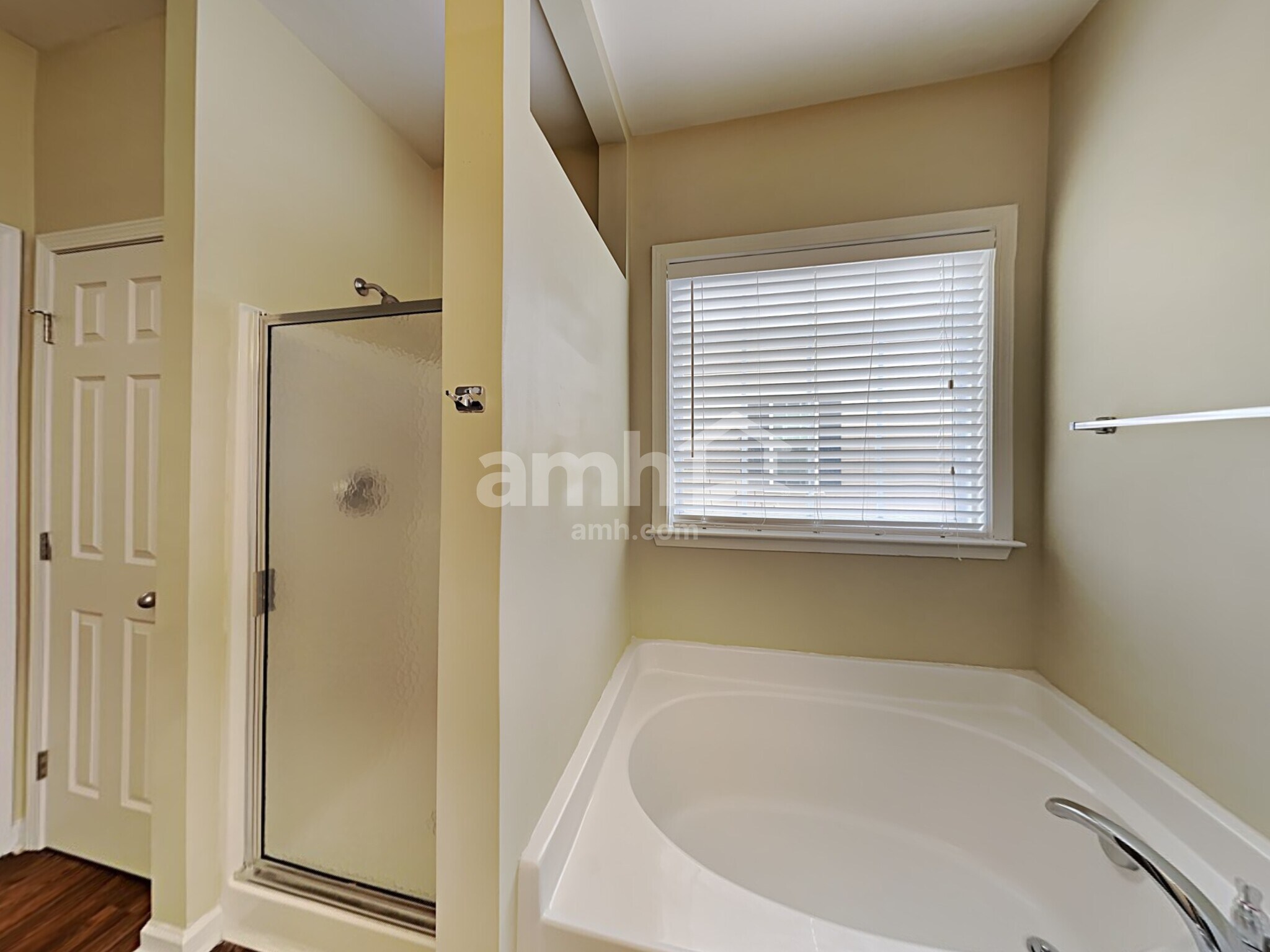 Building Photo - 3616 Willowtree Ln