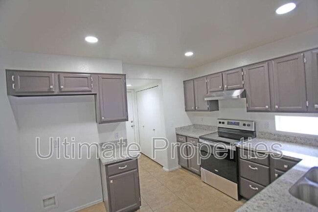 Building Photo - 15316 N 89th Ave