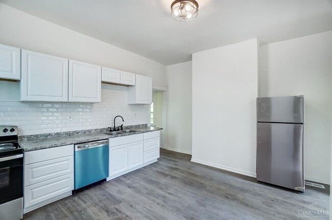 Building Photo - 2228 Reading Rd