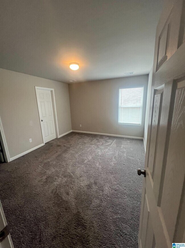 Building Photo - 401 Woodland Trl