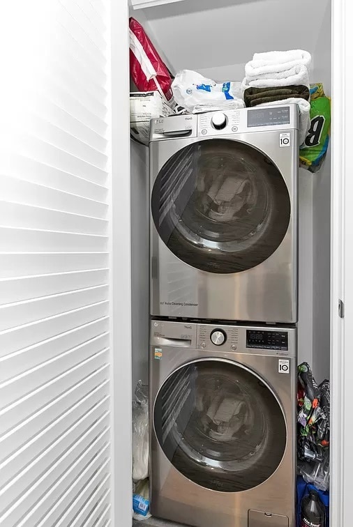 Building Photo - Modern 1BR – Limited Availability