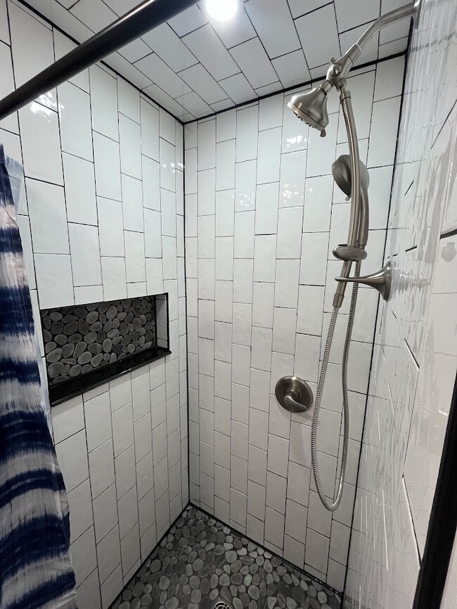 Building Photo - 9241 Pinenut Ct