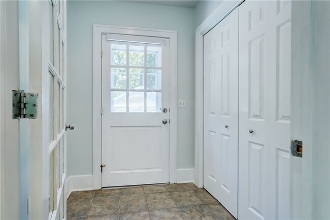 Building Photo - 106 Ellingwood Dr
