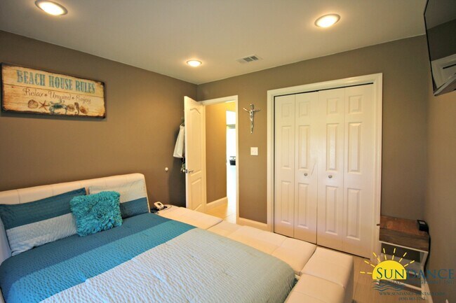 Building Photo - Great 4 Bedroom Home in Fort Walton