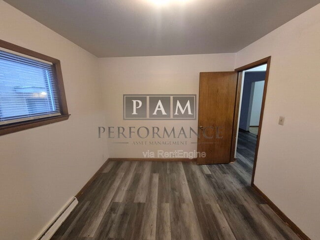 Building Photo - 2155 S 102nd St