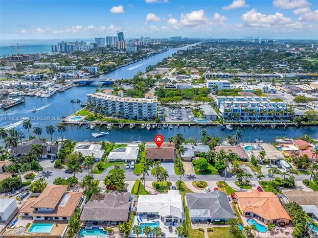 Building Photo - 2752 NE 3rd St