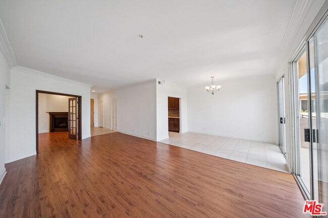 Primary Photo - 1508 Greenfield Ave