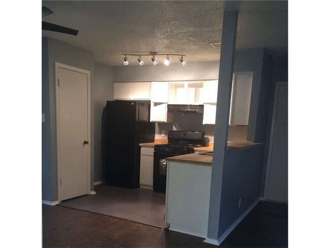 Building Photo - 901 Taulbee Ln