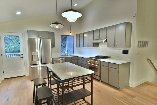 Building Photo - 4bd/3ba Mukileto House