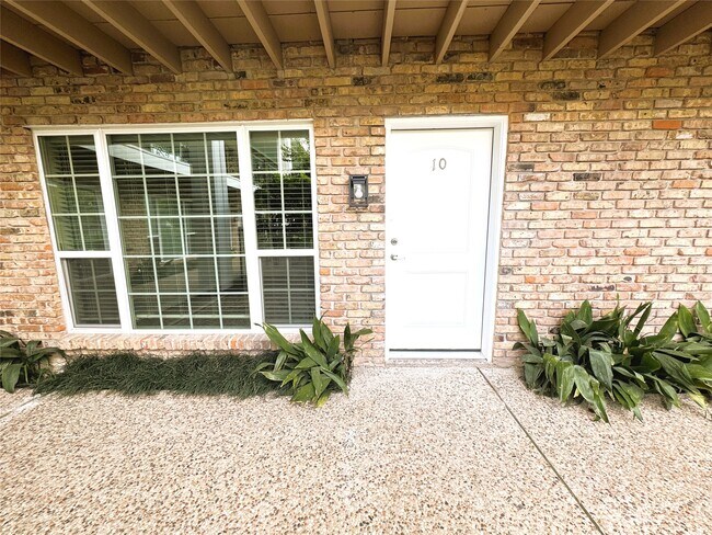 Building Photo - 5333 Richmond Ave