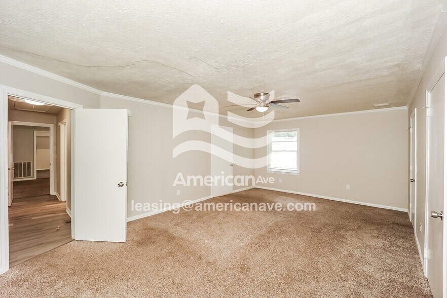 Building Photo - 3912 Mosley Dr