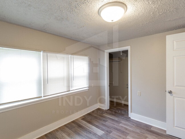 Building Photo - 2113 Medford Ave