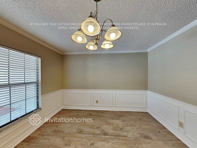 Building Photo - 1535 Lake Marion Dr