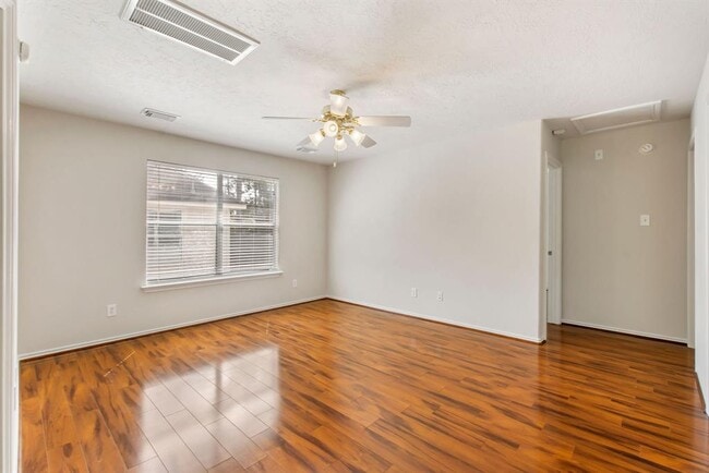 Building Photo - 55 N Queenscliff Cir