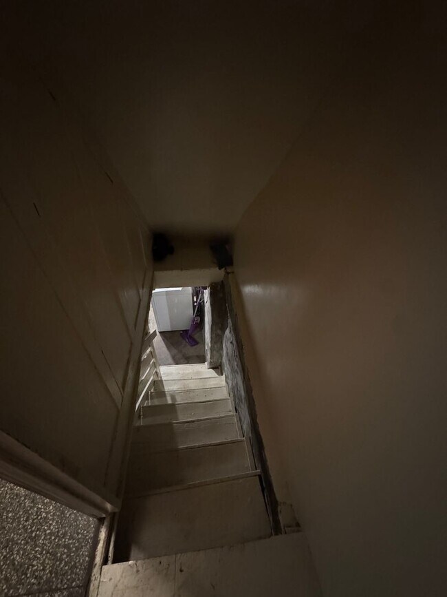 Building Photo - Charming 5BR Home in the Heart of Pittsbur...