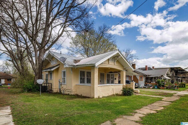 Building Photo - 129 68th St N