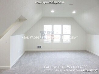 Building Photo - 703 S. Ainsworth-D