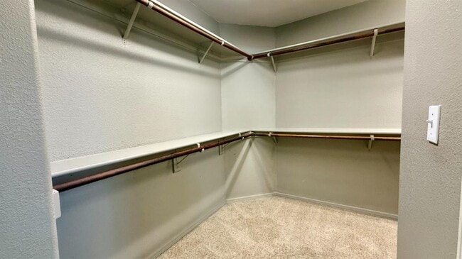 Building Photo - 960 Vista Pl