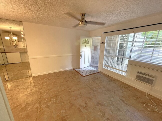 Building Photo - Updated 2-Bedroom Condo in Prime South Kihei Location in Keonekai Villages
