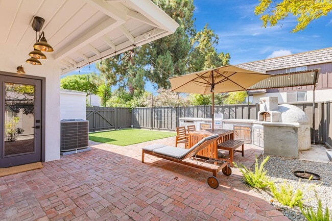 Building Photo - Remodeled Home in near Downtown Mountain View