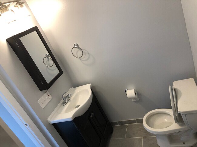 Building Photo - 7 Snowden Ave