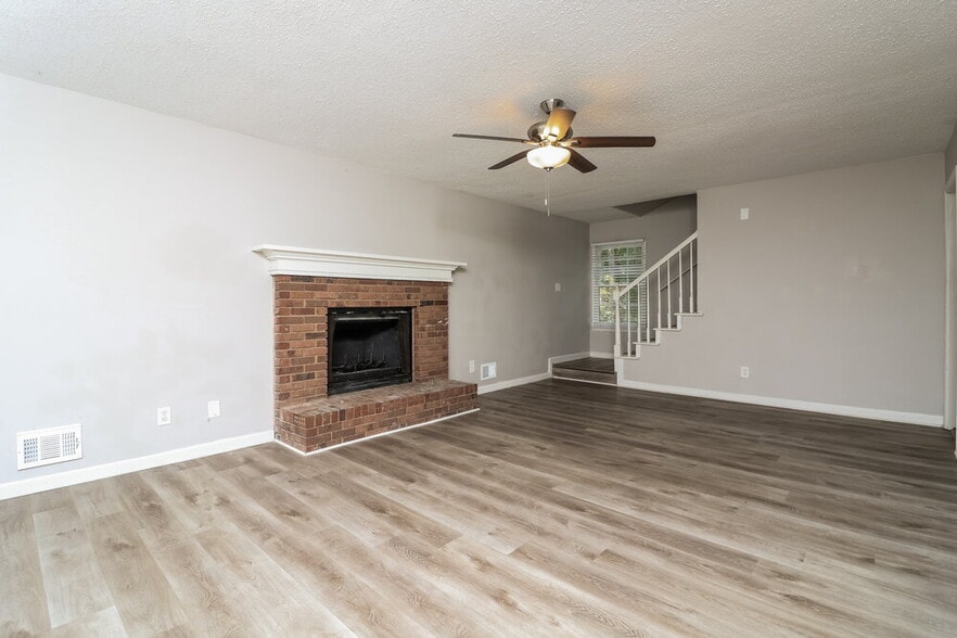 Building Photo - 2981 Sutton Dr SW