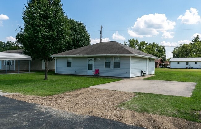 Primary Photo - Nice 2 bedroom, 1 bath house
